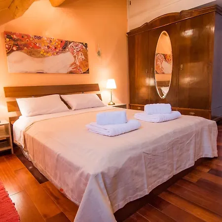 Attic Flat At San Giacomo Square-corfu Town * Corfu (city)