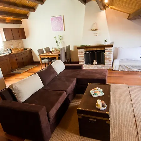 아파트 Attic Flat At San Giacomo Square-corfu Town *