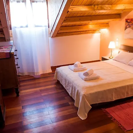 Attic Flat At San Giacomo Square-corfu Town